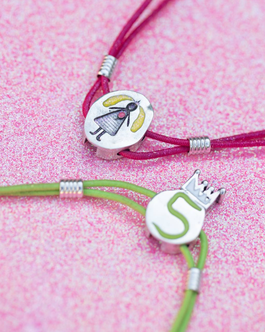 CHARM CINCO CORONAS X LAURA LIS