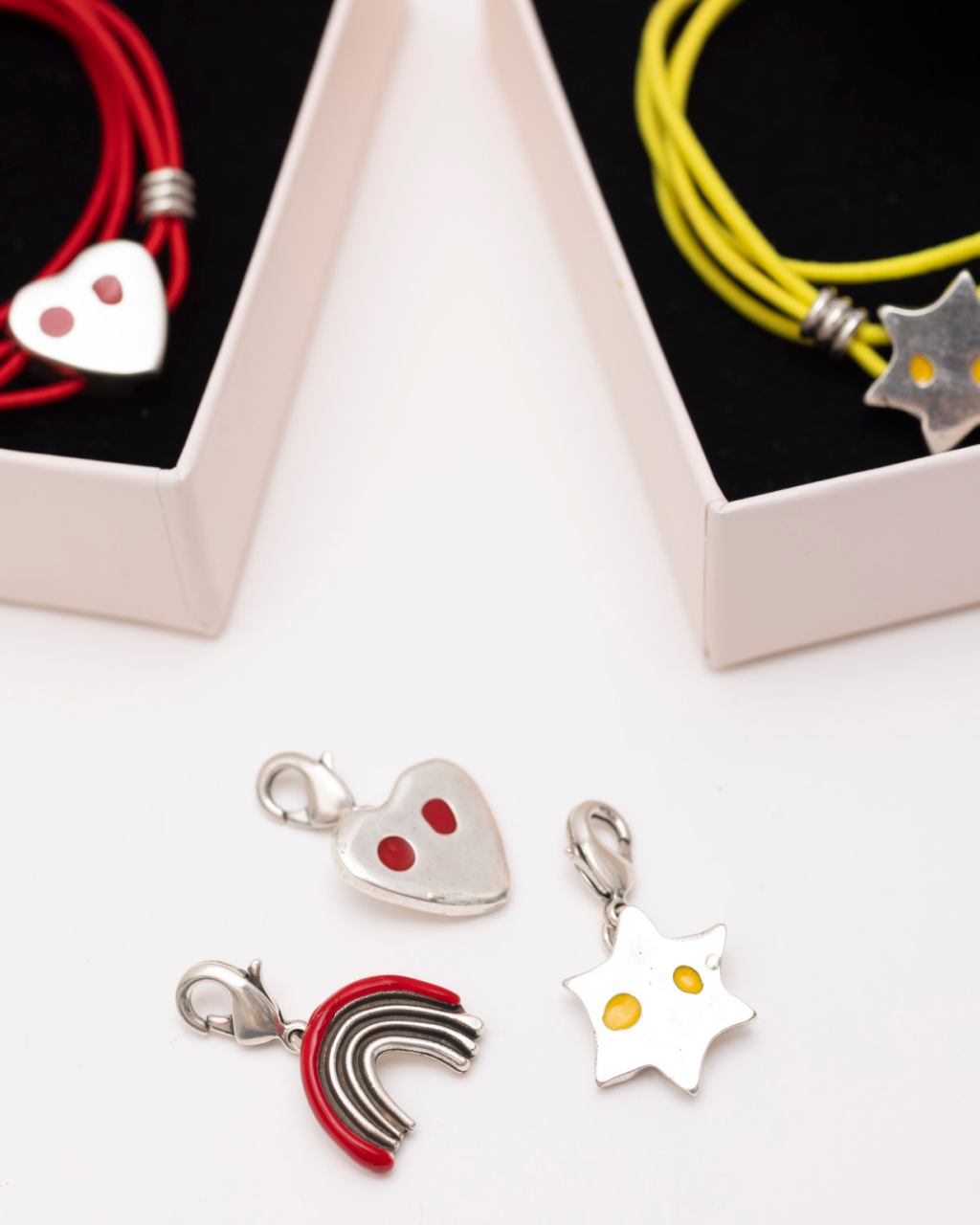 CHARM CORAZÓN OJOS X LAURA LIS