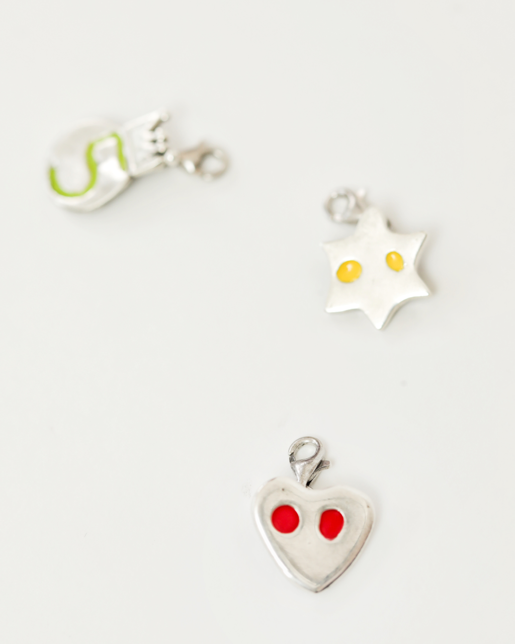 CHARM CORAZÓN OJOS X LAURA LIS