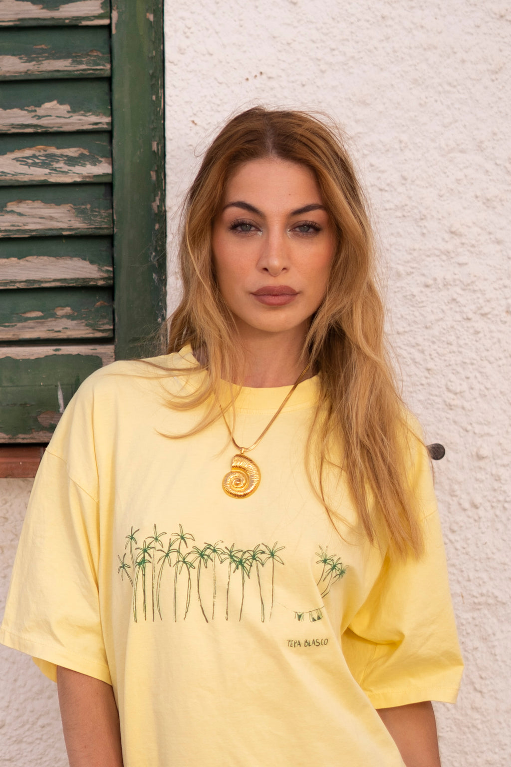 COLLAR ARMONITA DORADA