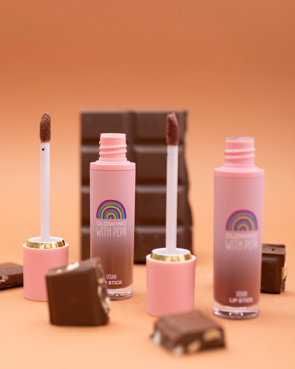 Lippenstift GLOWING WARMNUT